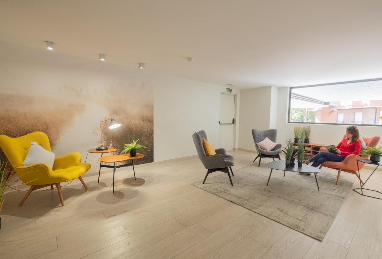 Aparthotel Bcn Montjuic Barcelona Ngoại thất bức ảnh