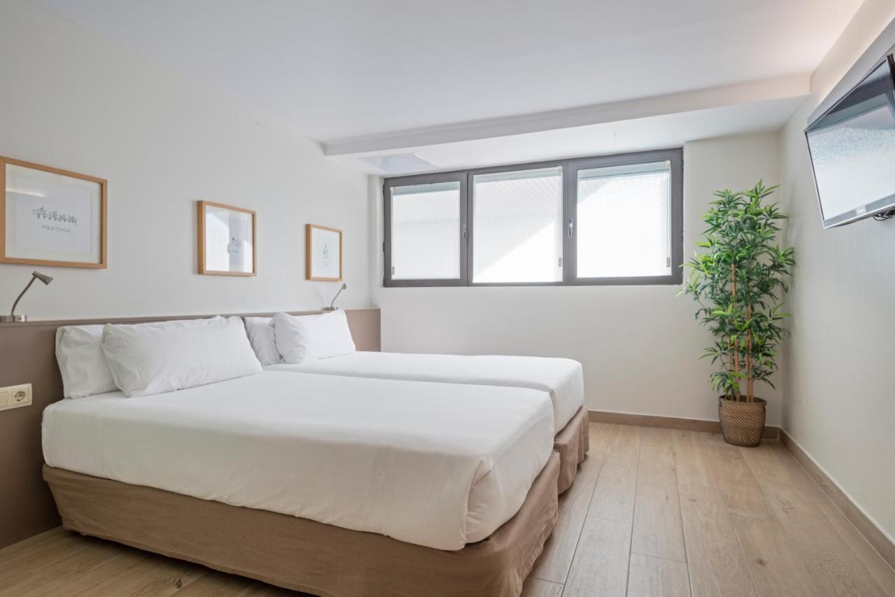 Aparthotel Bcn Montjuic Barcelona Ngoại thất bức ảnh