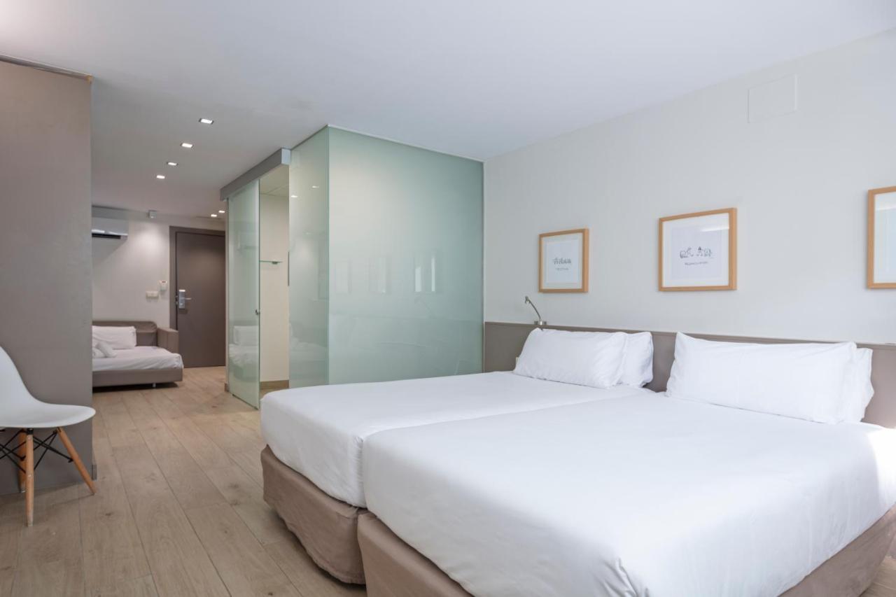 Aparthotel Bcn Montjuic Barcelona Ngoại thất bức ảnh