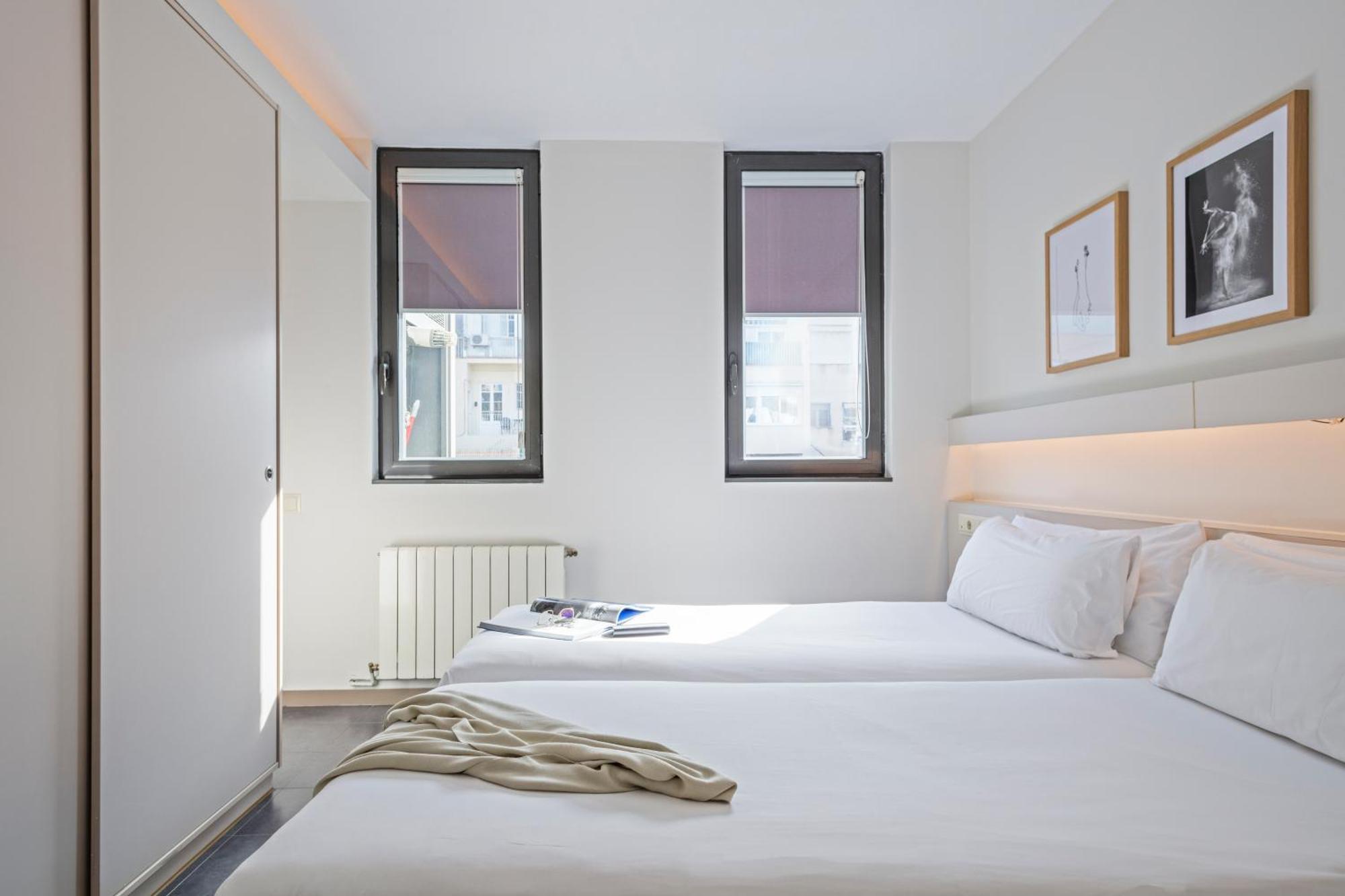 Aparthotel Bcn Montjuic Barcelona Ngoại thất bức ảnh