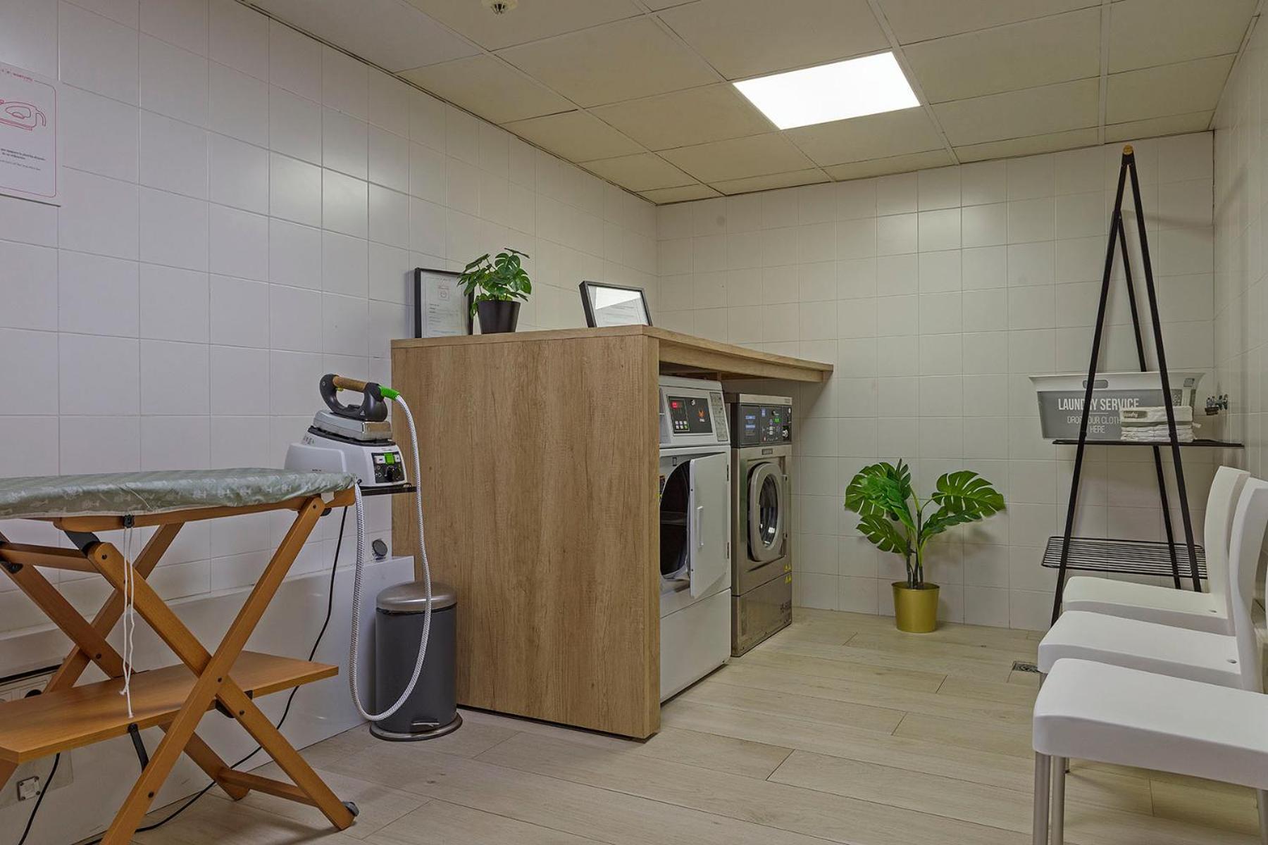 Aparthotel Bcn Montjuic Barcelona Ngoại thất bức ảnh