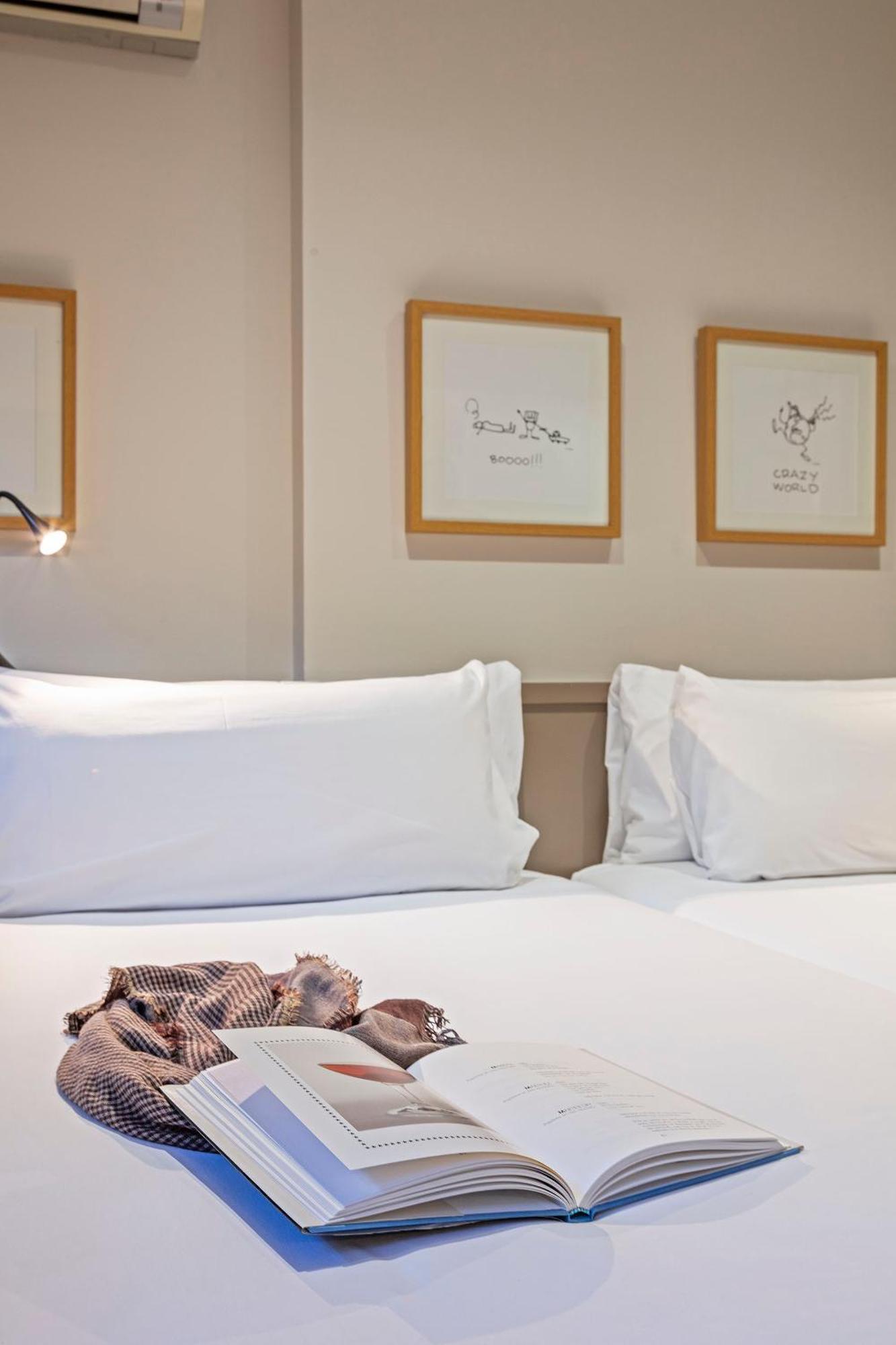 Aparthotel Bcn Montjuic Barcelona Ngoại thất bức ảnh