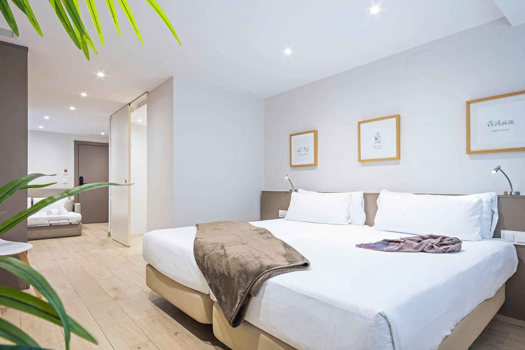 Aparthotel Bcn Montjuic Barcelona Ngoại thất bức ảnh
