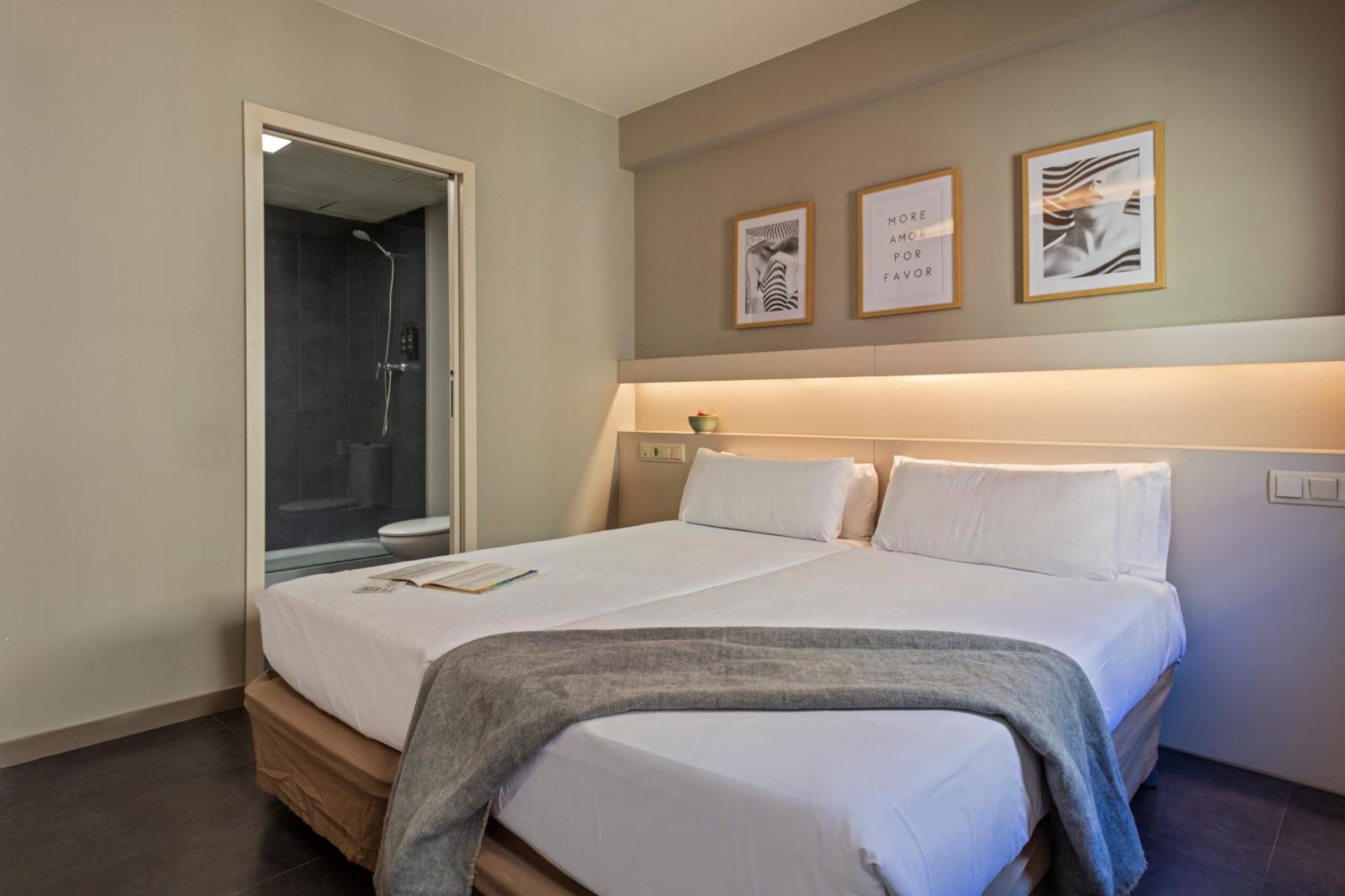 Aparthotel Bcn Montjuic Barcelona Ngoại thất bức ảnh