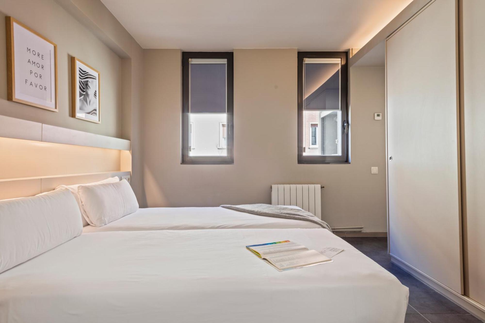 Aparthotel Bcn Montjuic Barcelona Ngoại thất bức ảnh