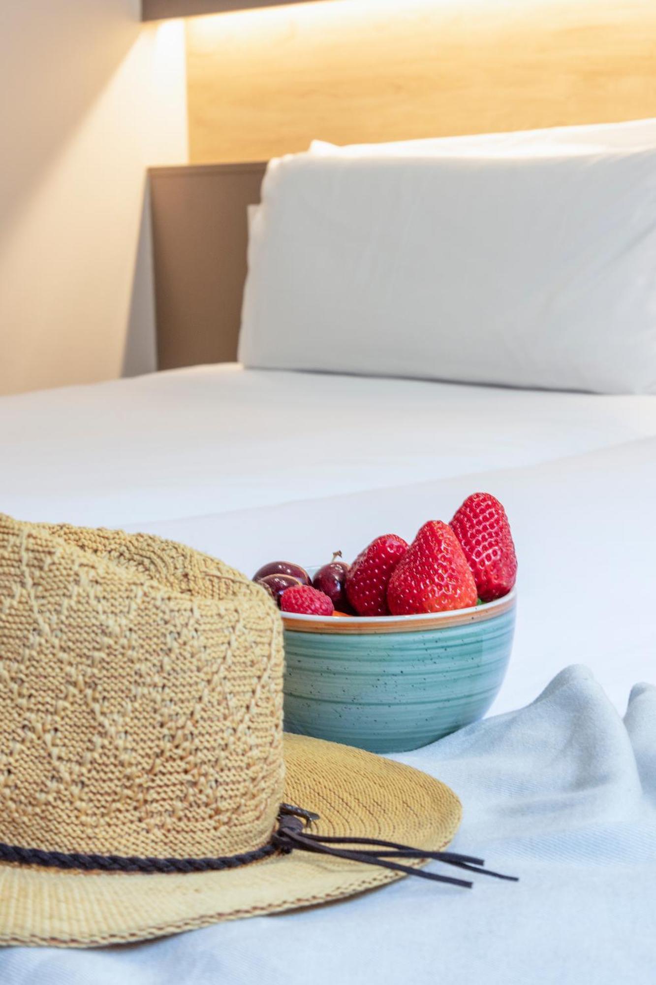 Aparthotel Bcn Montjuic Barcelona Ngoại thất bức ảnh